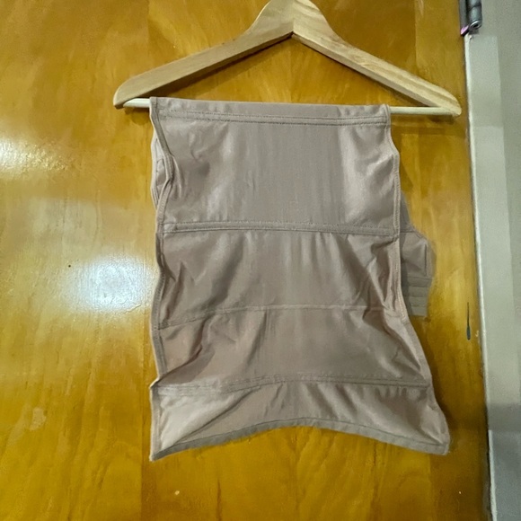 Skims Waist Trainer - Picture 6 of 9